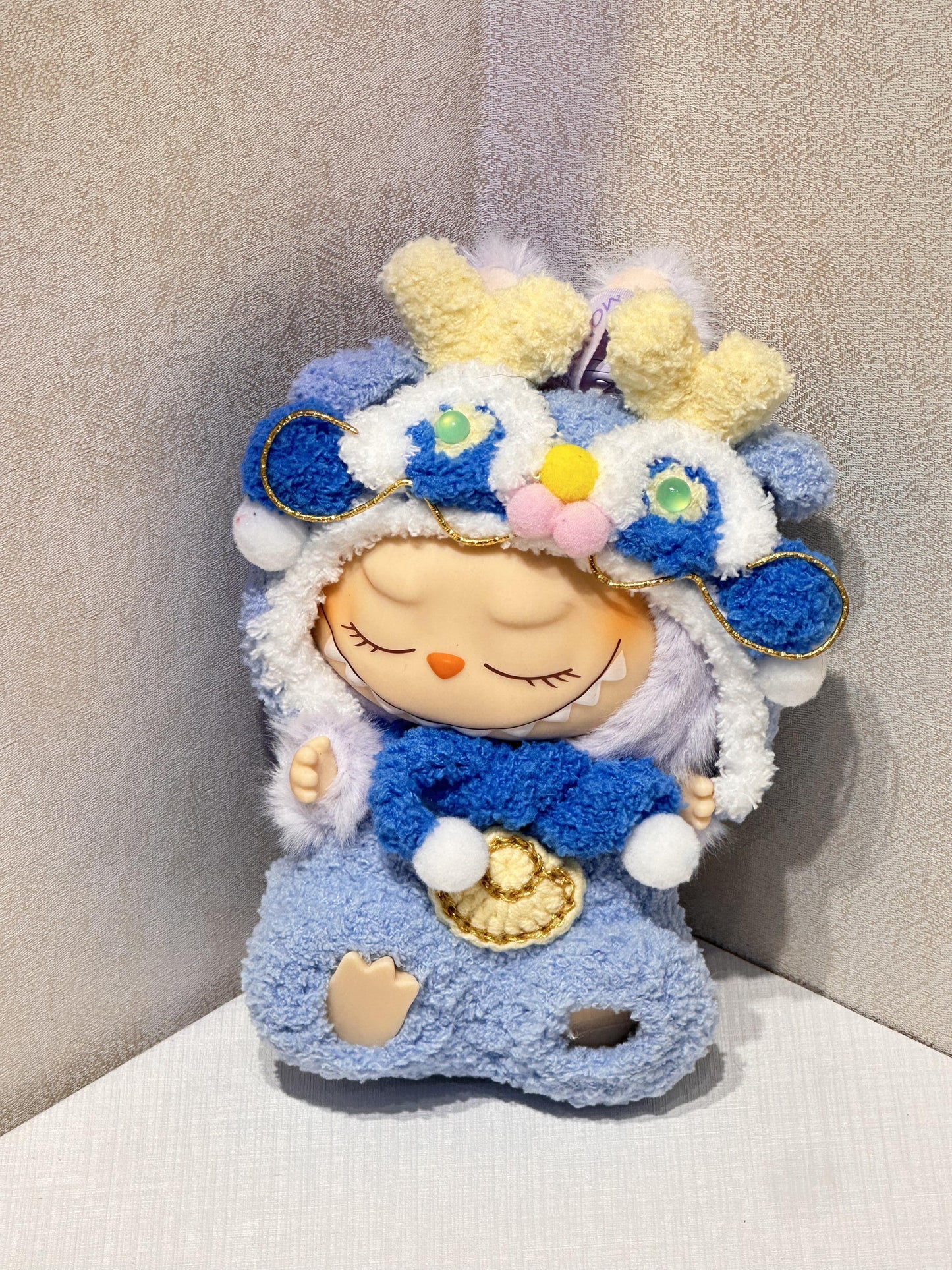 G21 丨 Labubu's Lion Dance - themed Bicolor Outfit